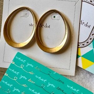 Stella & Dot Georgia Gold Hoop Earrings